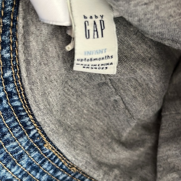 Size 0-6M Gap Denim Hat - Picture 5 of 5